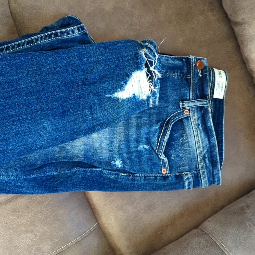 Buckle jeans